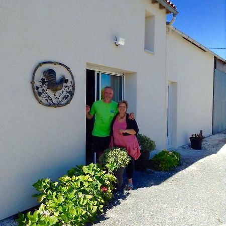 Bed and Breakfast Le Grillage A Poules Châteaubernard Exterior foto